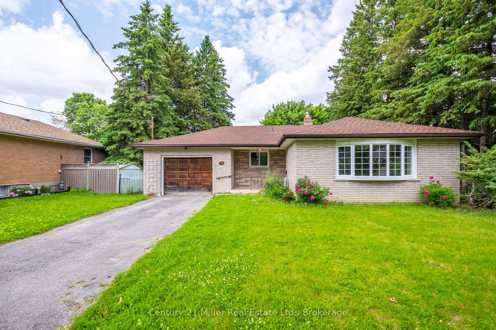725-queen-street-newmarket-ontario-n12230395