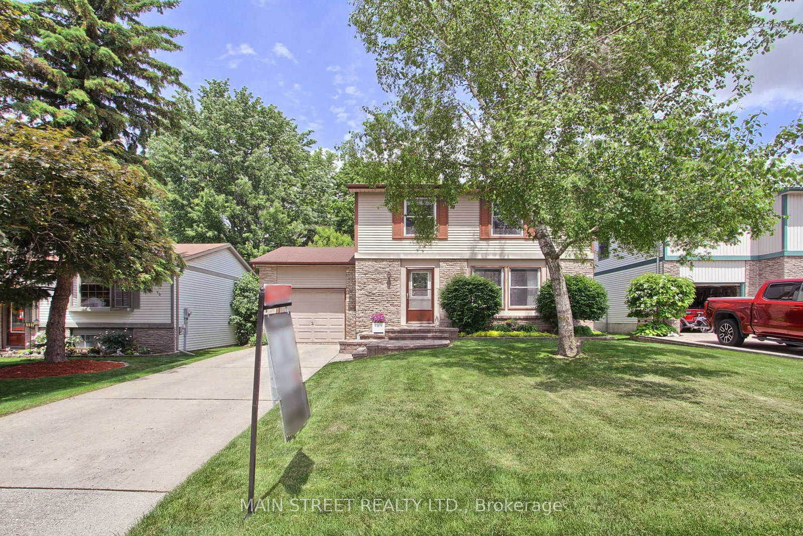 841-magnolia-avenue-newmarket-ontario-n12231268