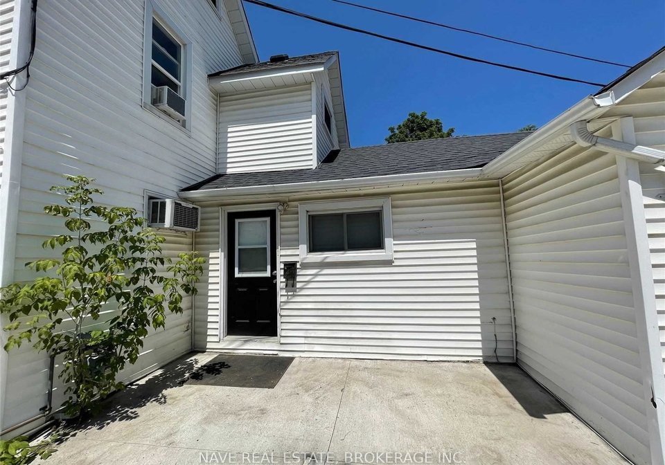 2main-street-s-newmarket-ontario-n12233078