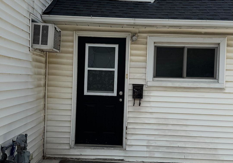 2main-street-s-newmarket-ontario-n12233078