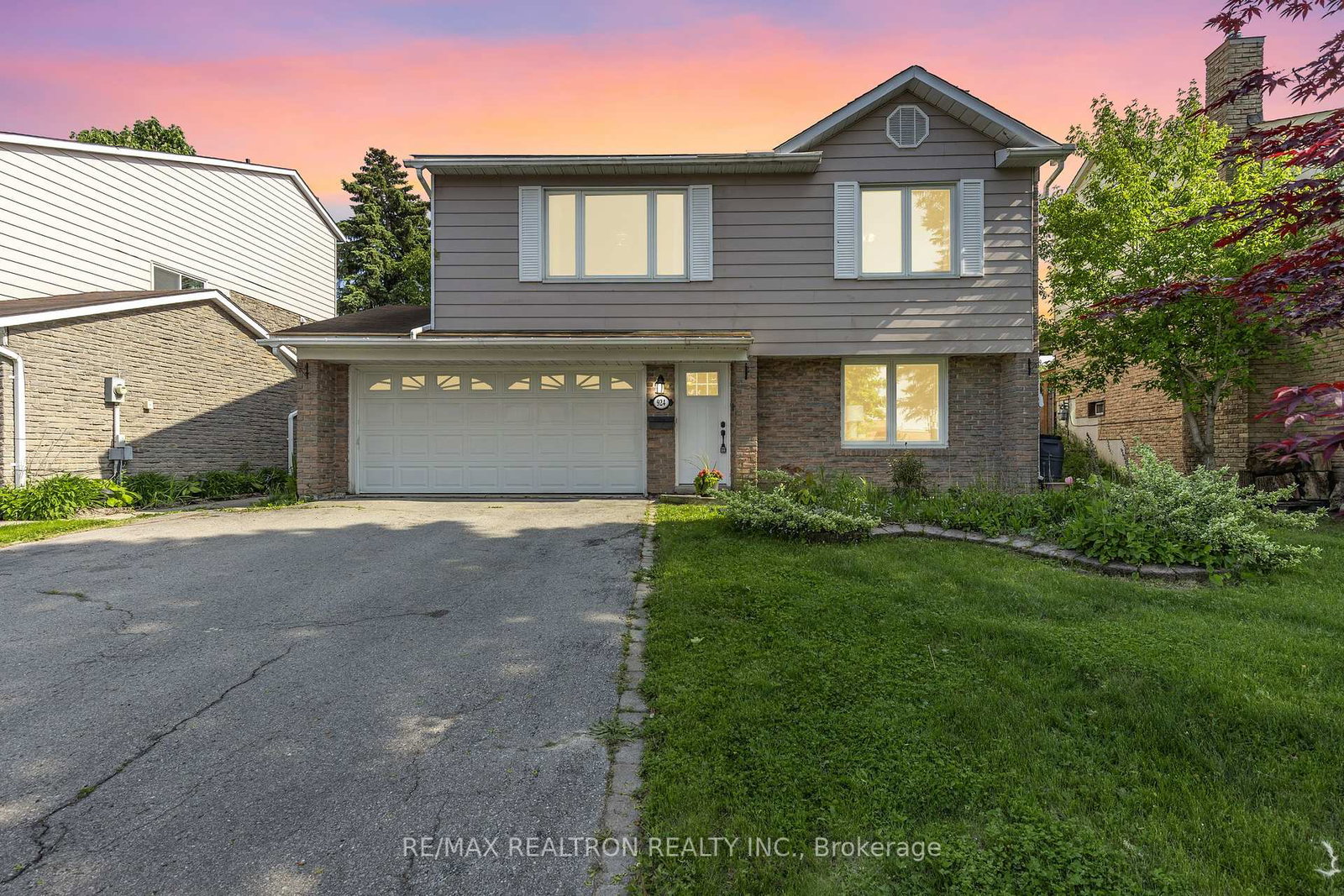 924-wayne-drive-newmarket-ontario-n12234048