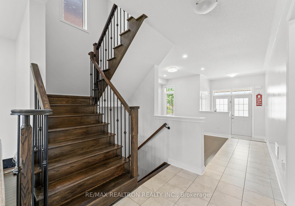 85-algeo-way-n-bradford-west-gwillimbury-ontario-n12234304