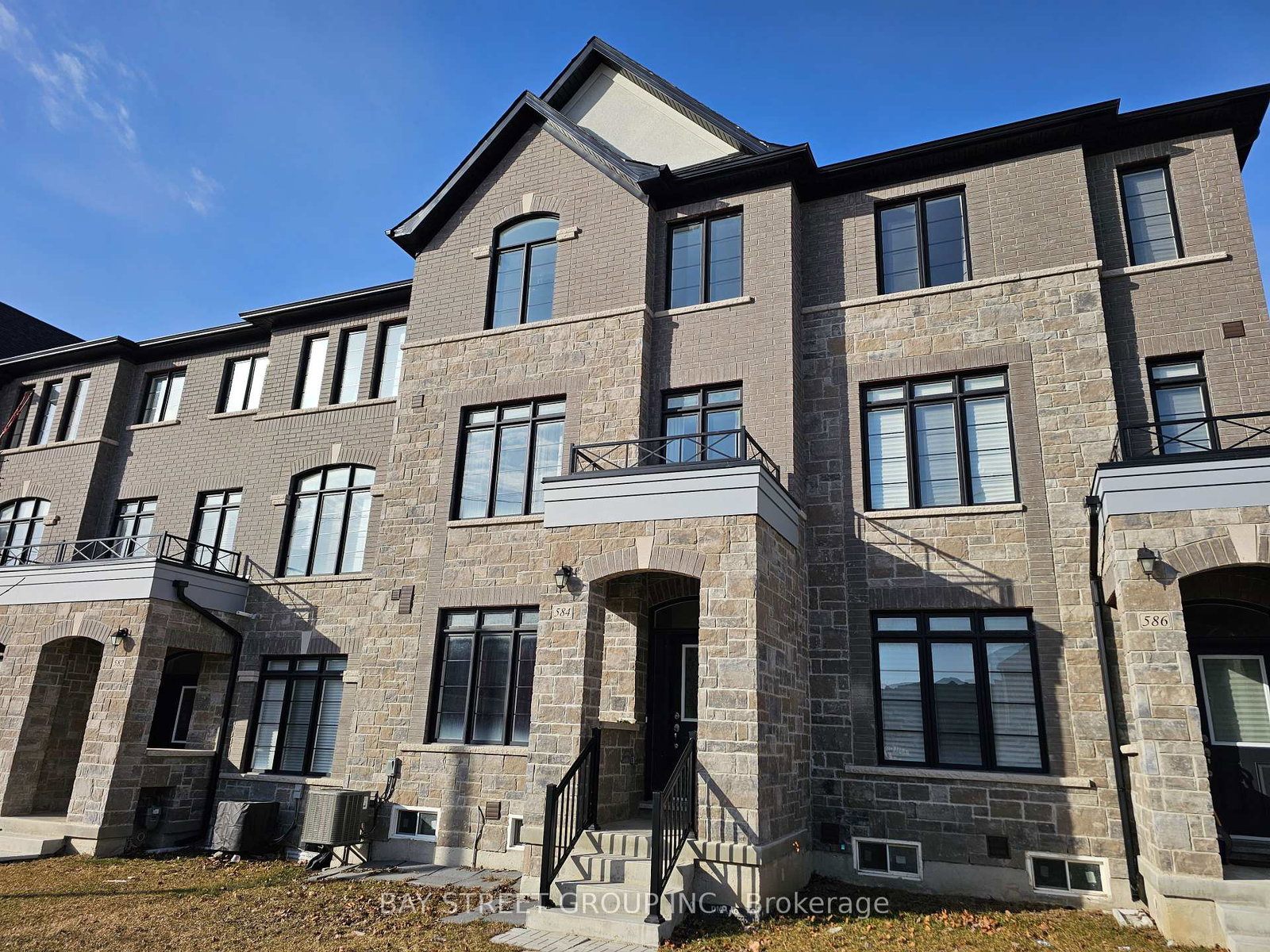 584-murrell-boulevard-east-gwillimbury-ontario-n12234544