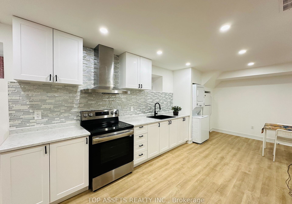 313-pinewood-drive-vaughan-ontario-n12234583