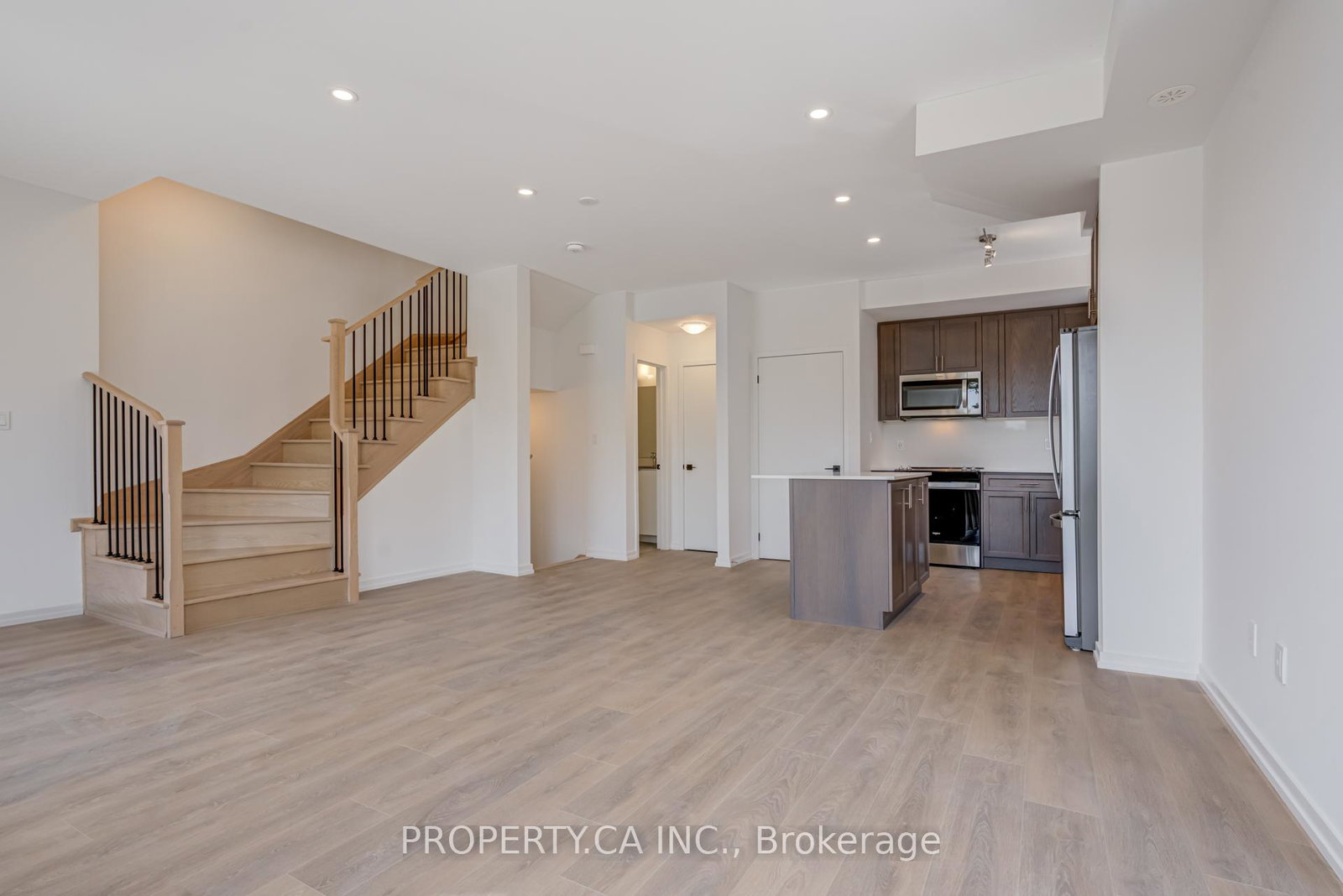 14-lytham-green-circle-newmarket-ontario-n12235332