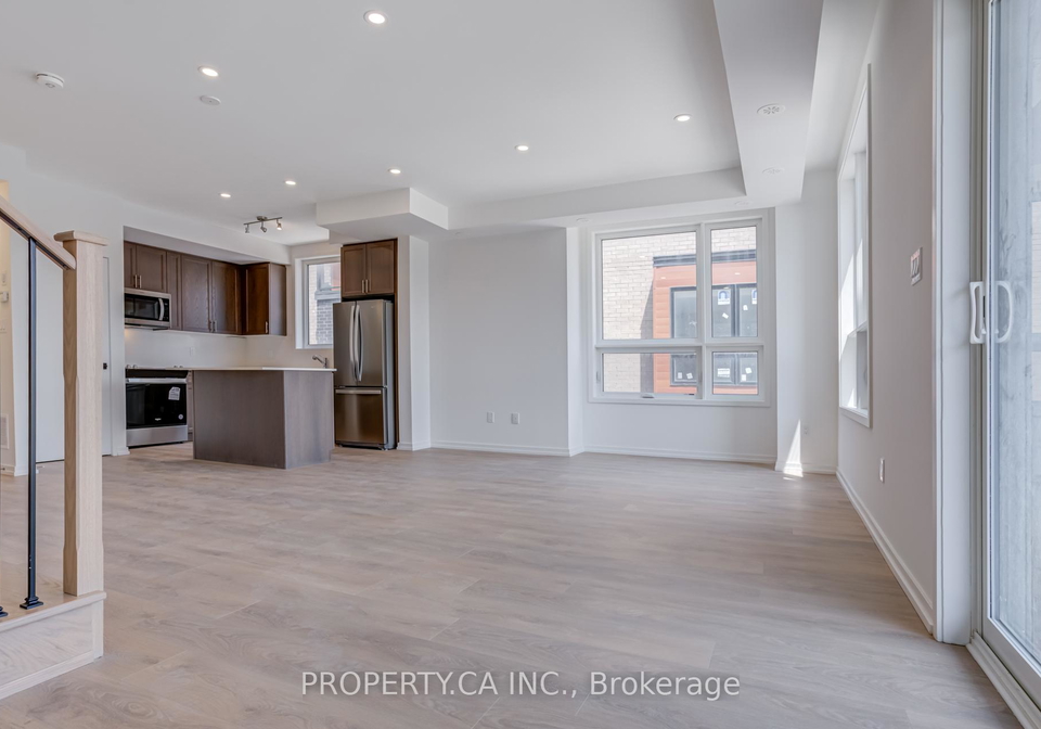 14-lytham-green-circle-newmarket-ontario-n12235332