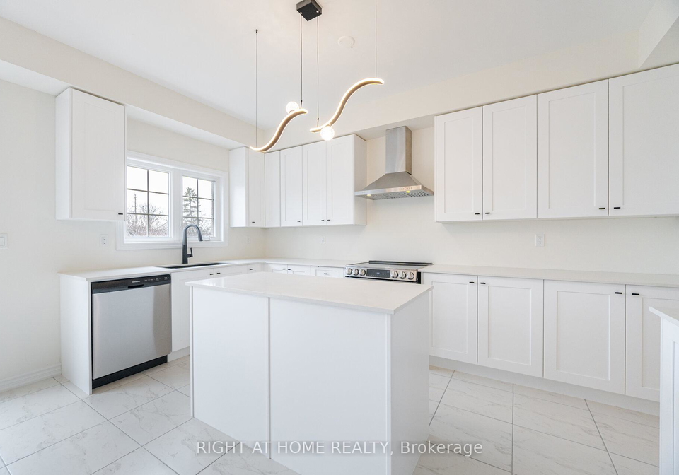 125-cliff-thompson-court-georgina-ontario-n12236328