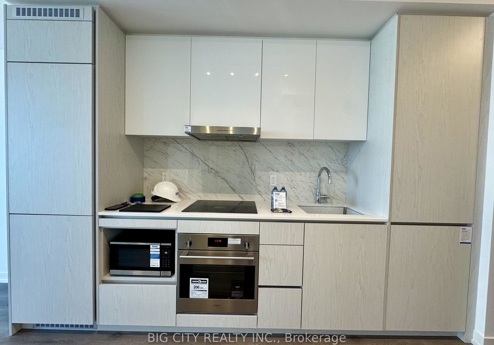 28-interchange-way-vaughan-ontario-n12236414