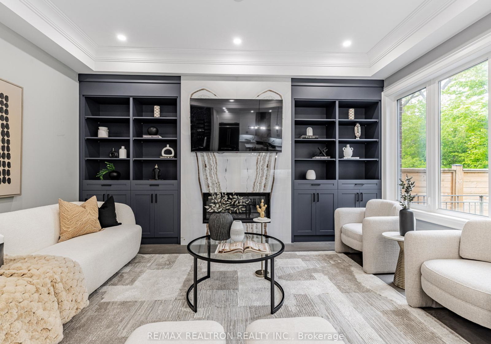 51-centre-street-e-richmond-hill-ontario-n12237422
