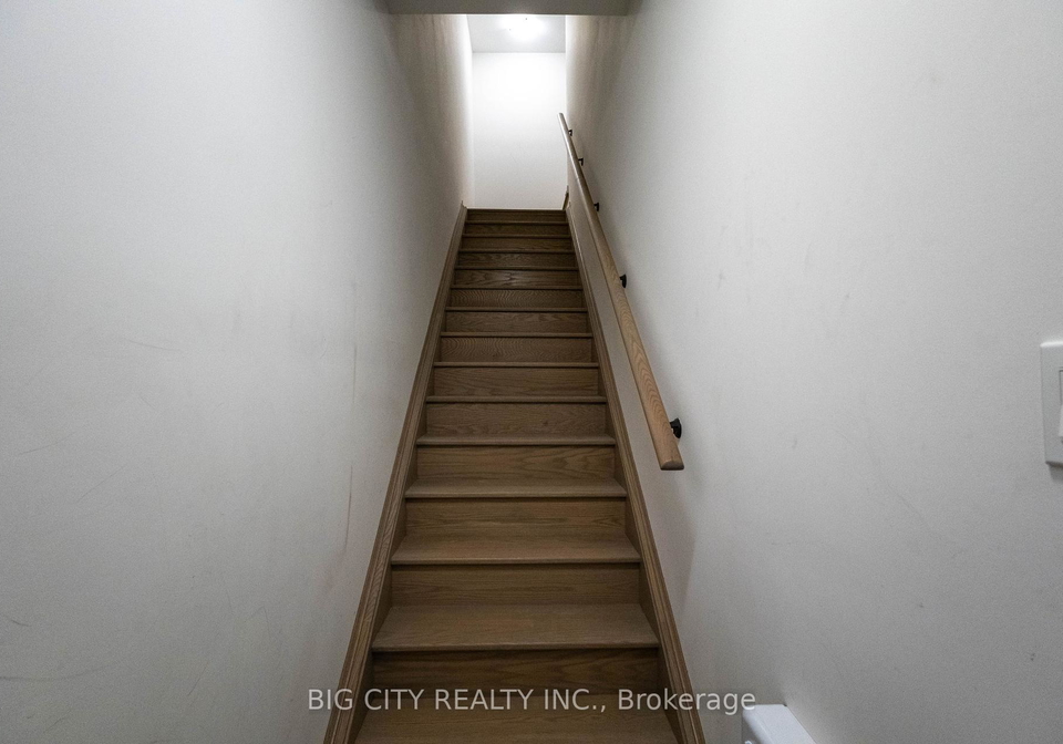 11-lytham-green-circle-newmarket-ontario-n12238032