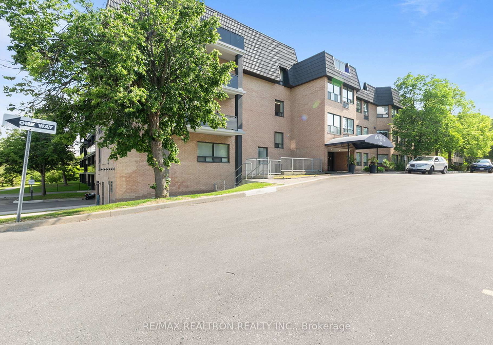 155-main-street-n-newmarket-ontario-n12240485