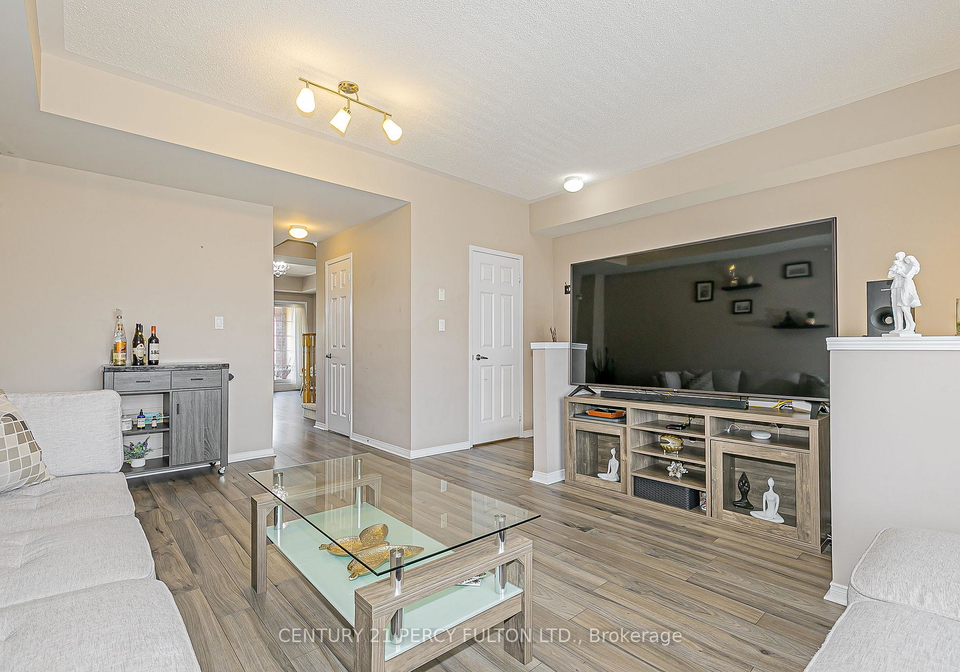 38-greensborough-villag-circle-markham-ontario-n12241026