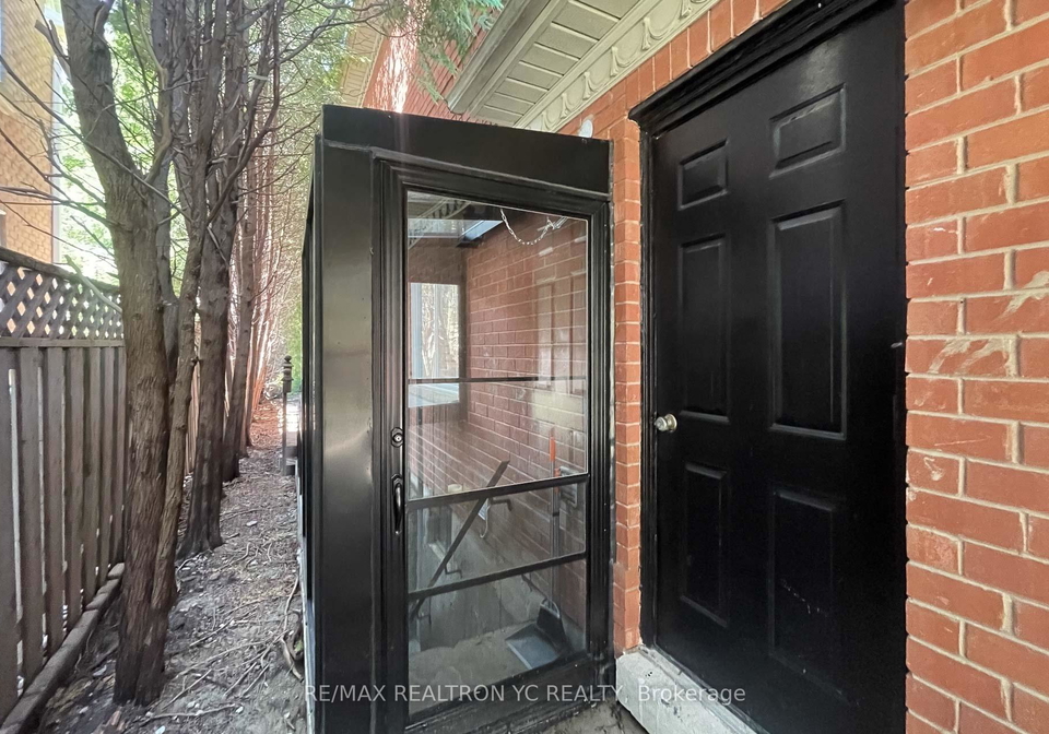 4-theobalds-circle-richmond-hill-ontario-n12242338