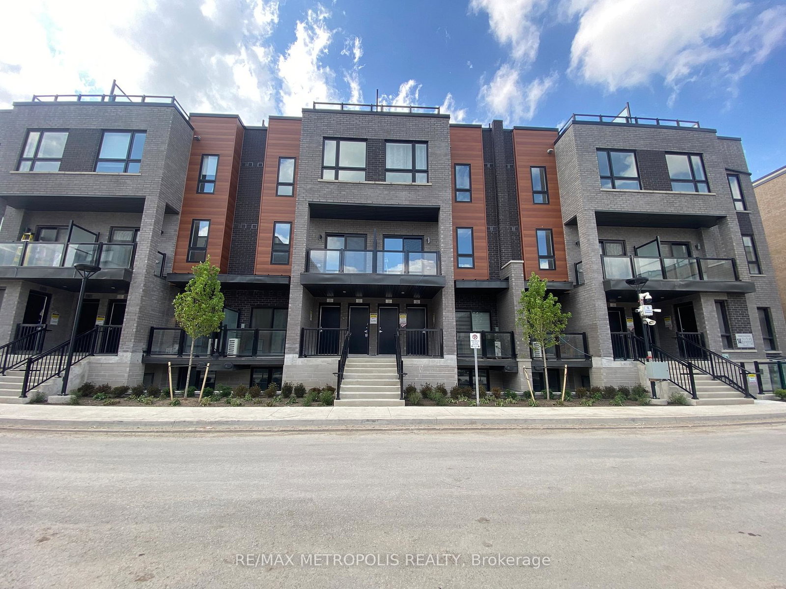14-lytham-green-circle-newmarket-ontario-n12242454