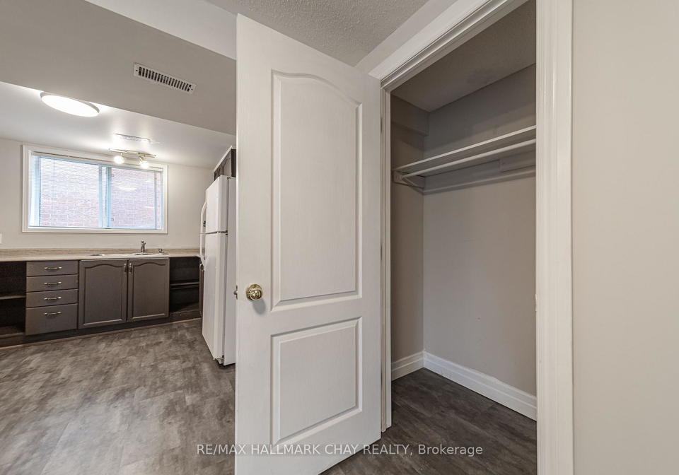 1890-emerald-court-innisfil-ontario-n12243052