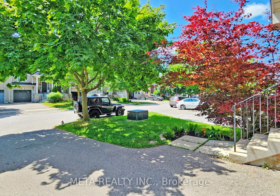 87-banbrooke-crescent-newmarket-ontario-n12243267
