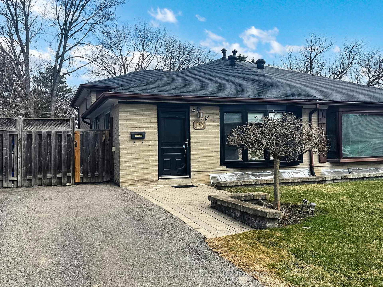 15-foreht-crescent-aurora-ontario-n12244975