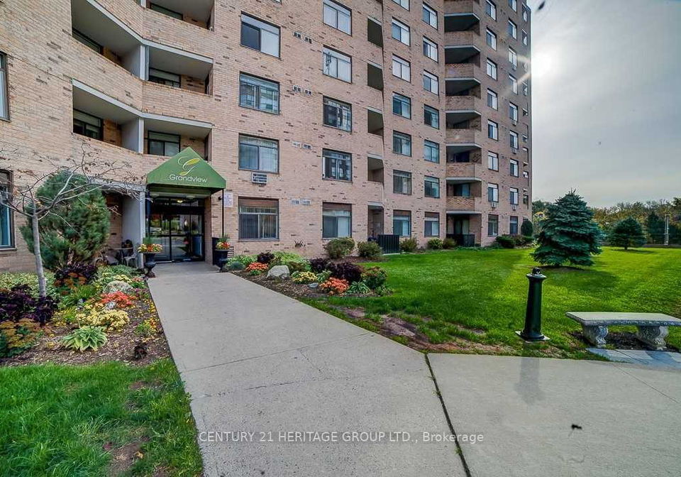 260-davis-drive-newmarket-ontario-n12249810
