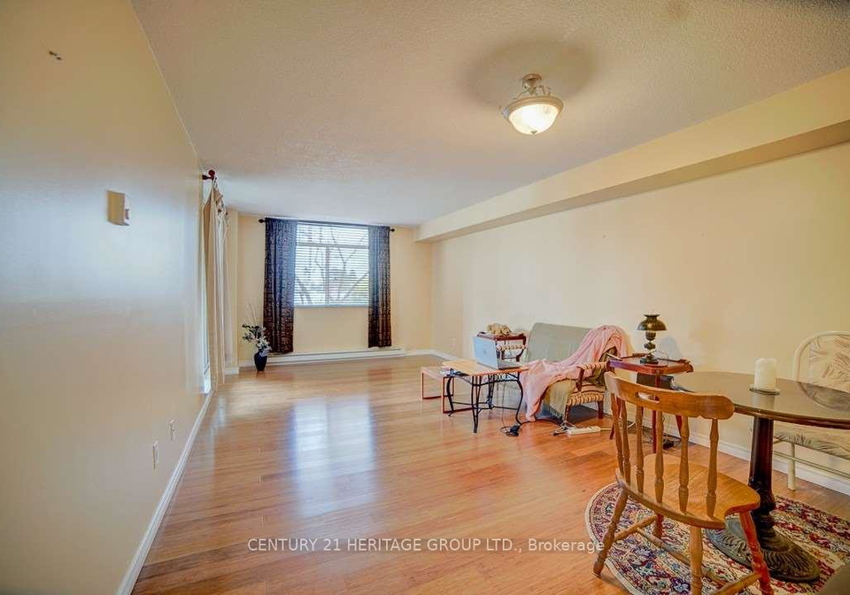 260-davis-drive-newmarket-ontario-n12249810