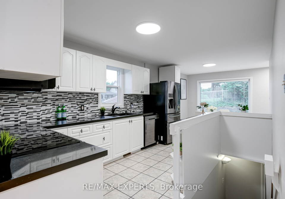 302-avenue-road-newmarket-ontario-n12251703