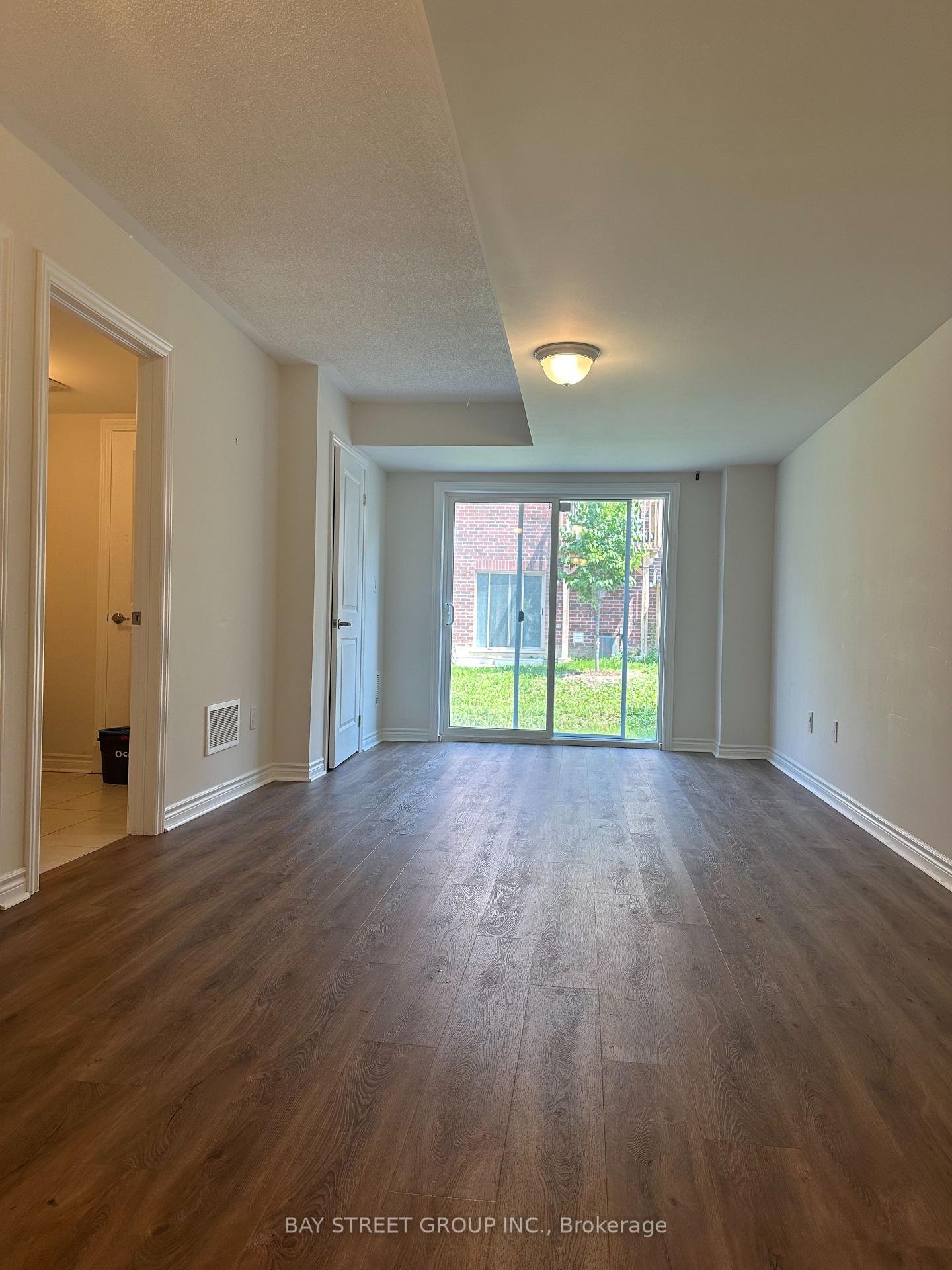 112-gordon-circle-newmarket-ontario-n12252104