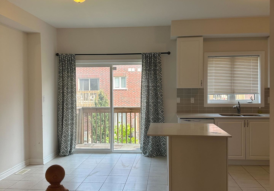 112-gordon-circle-newmarket-ontario-n12252104