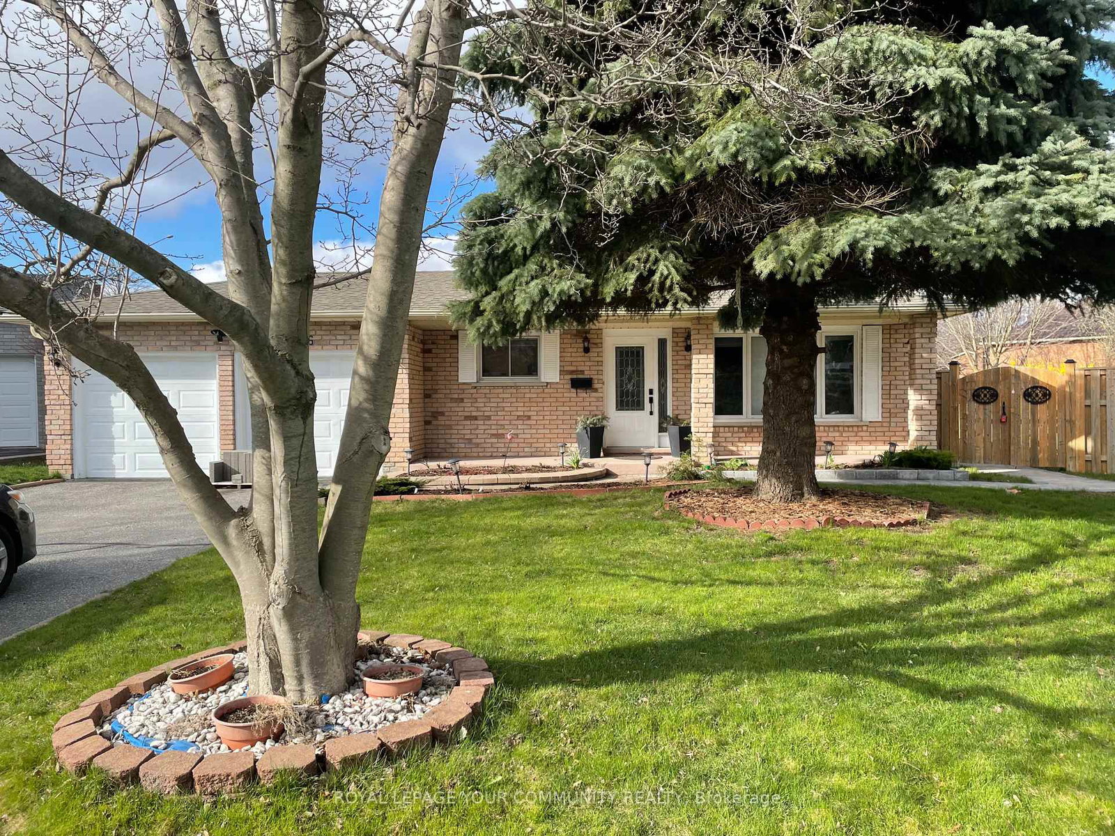 96-cardinal-crescent-newmarket-ontario-n12252384