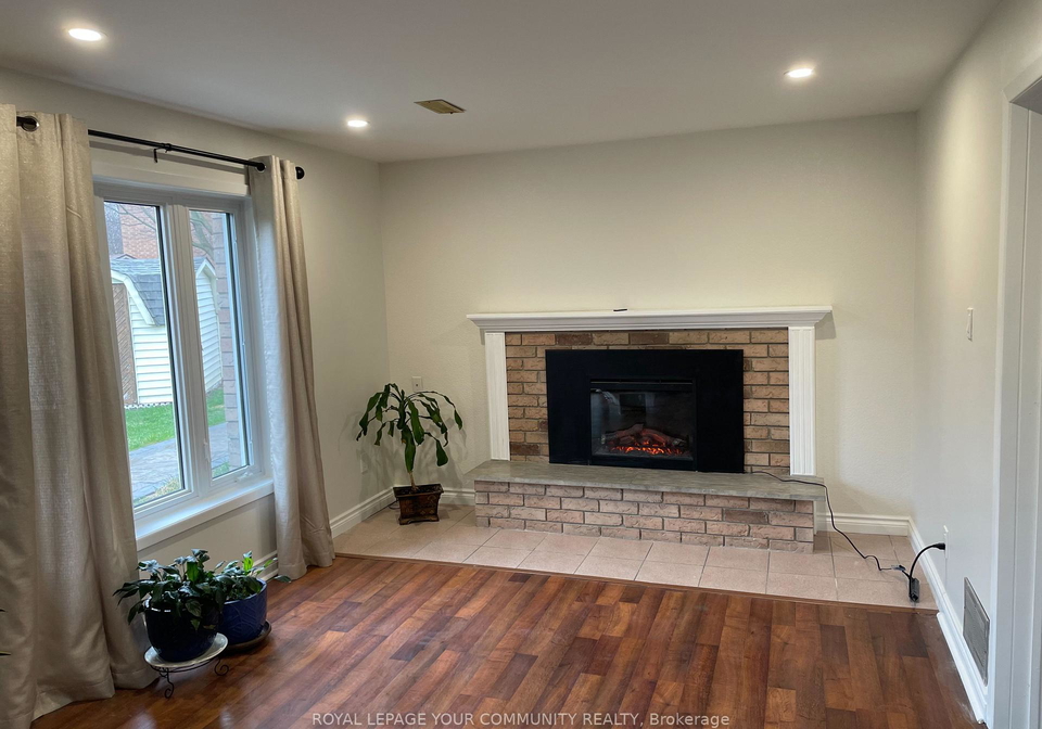 96-cardinal-crescent-newmarket-ontario-n12252384