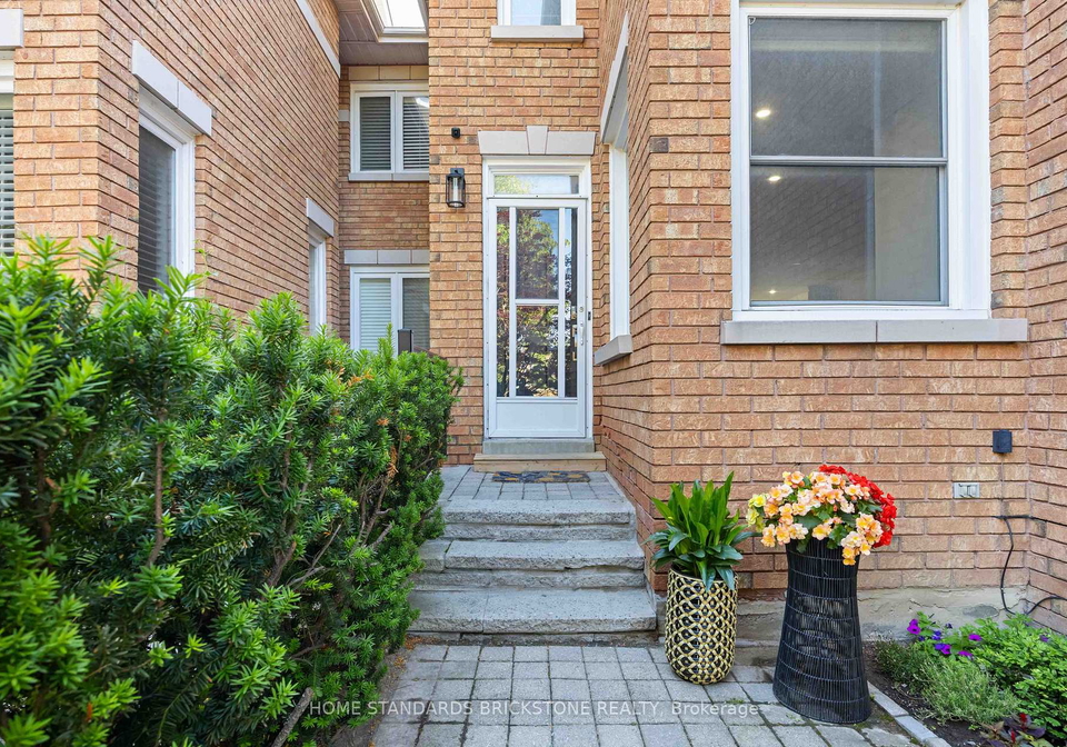 135-brownstone-circle-vaughan-ontario-n12254459