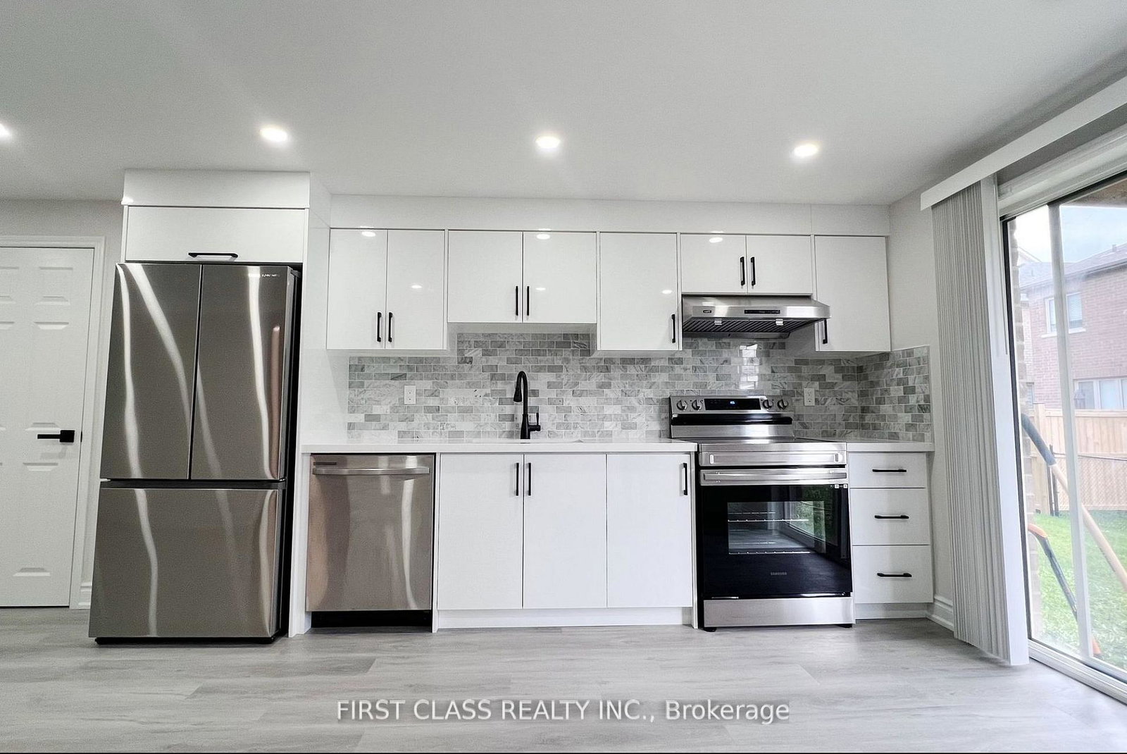 8-eastgrove-square-east-gwillimbury-ontario-n12254907