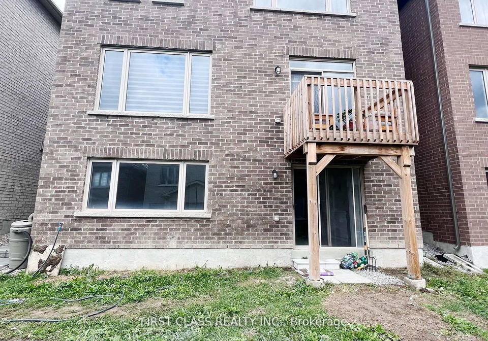8-eastgrove-square-east-gwillimbury-ontario-n12254907