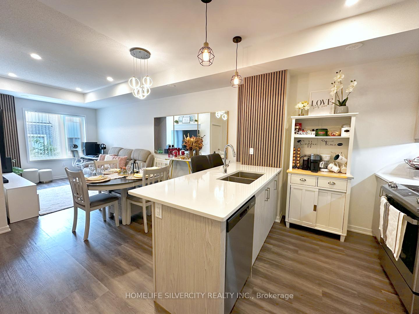 121-honeycrisp-crescent-vaughan-ontario-n12257146