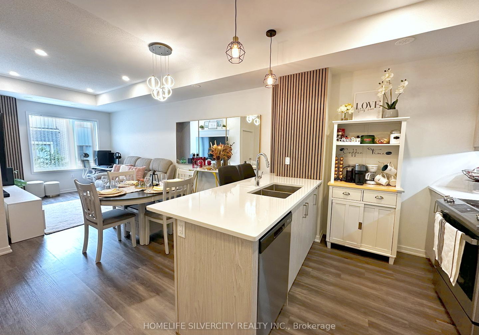 121-honeycrisp-crescent-vaughan-ontario-n12257146