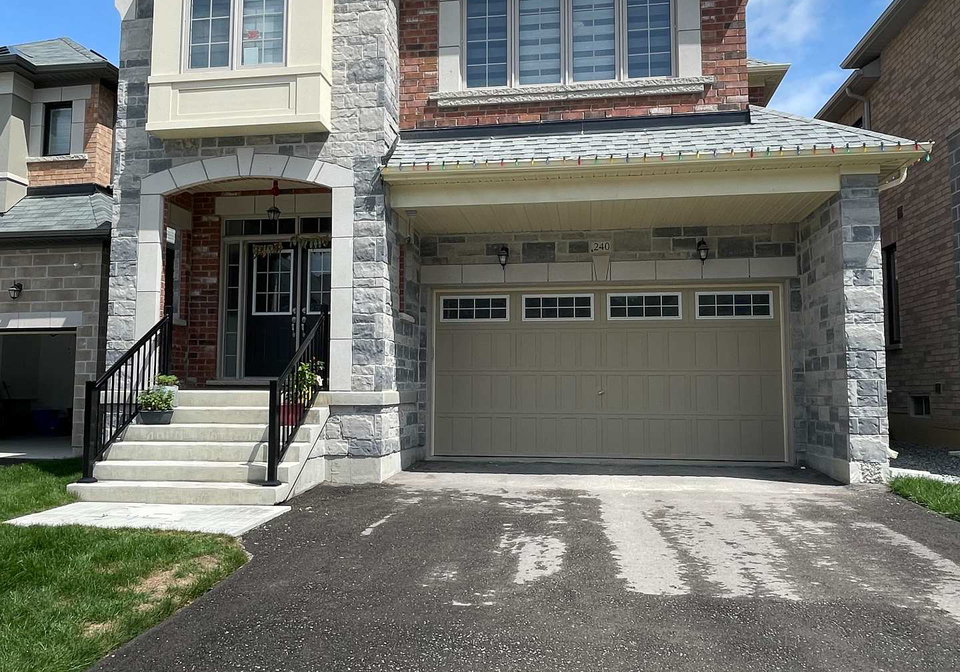 240-seaview-heights-east-gwillimbury-ontario-n12260458
