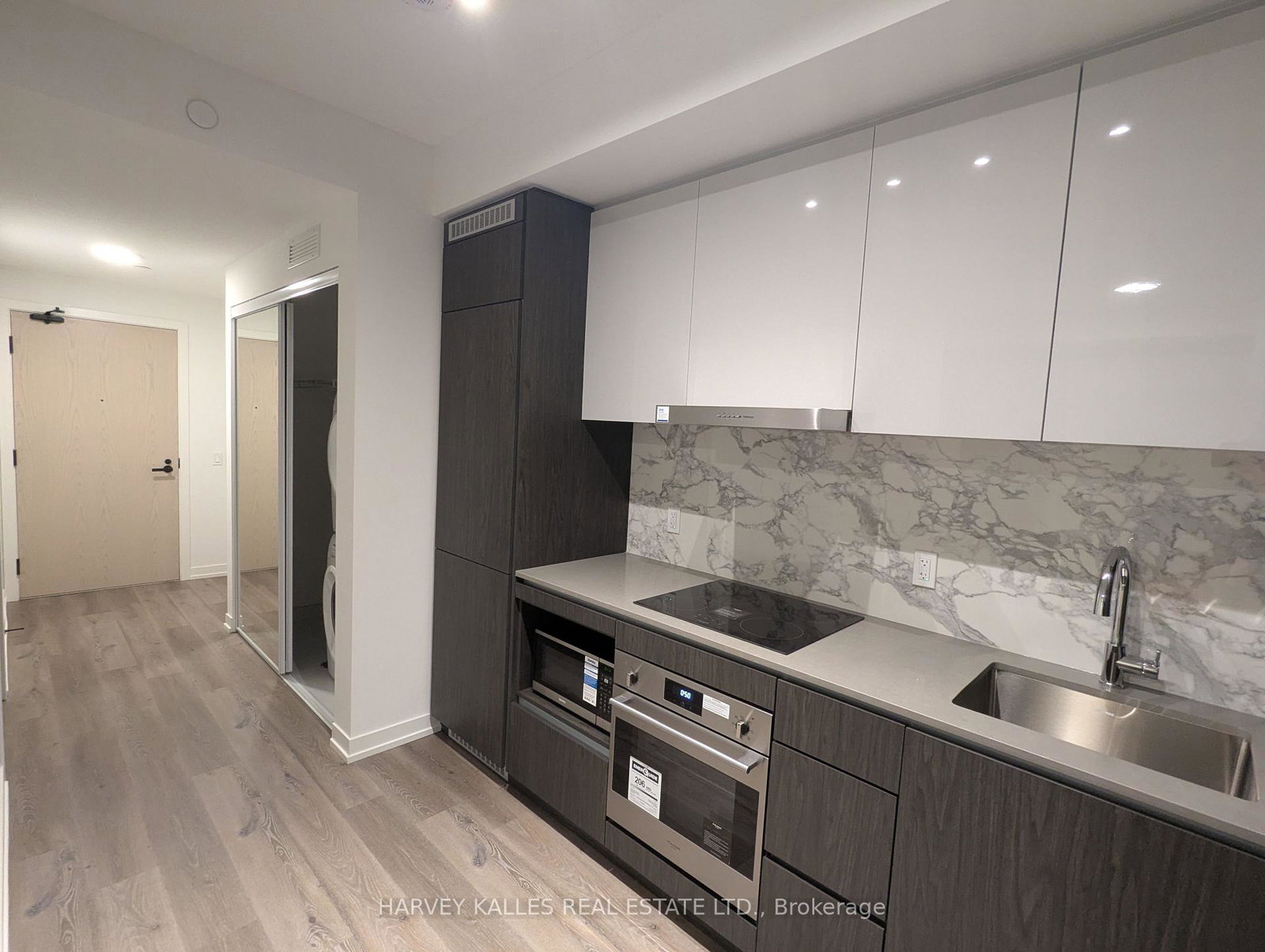 28-interchange-way-vaughan-ontario-n12262356