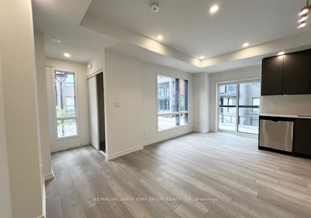 17-lytham-green-circle-newmarket-ontario-n12262407