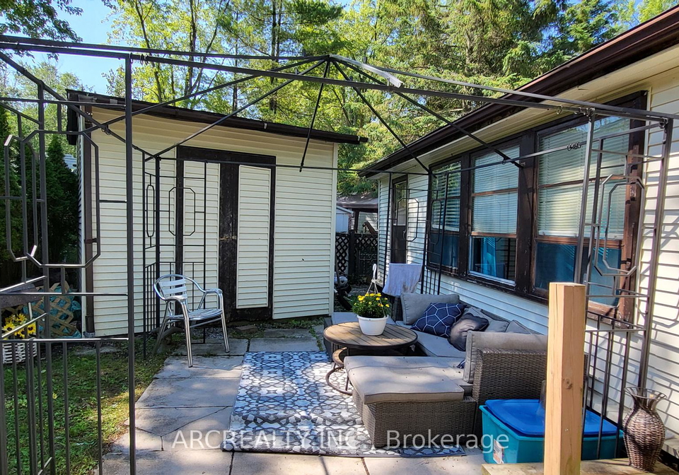 10-woody-way-way-georgina-ontario-n12268128