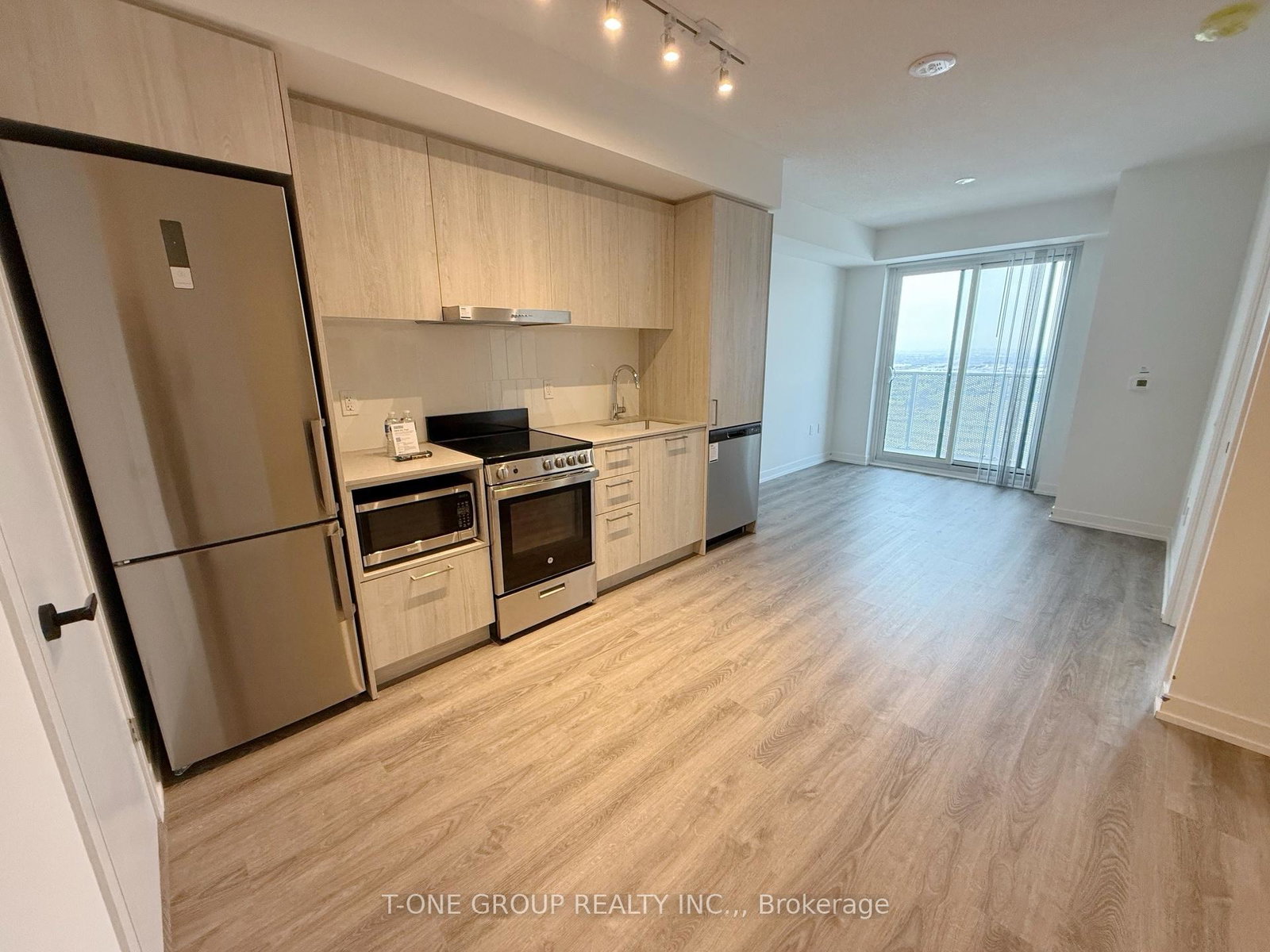 195-commerce-street-vaughan-ontario-n12268901