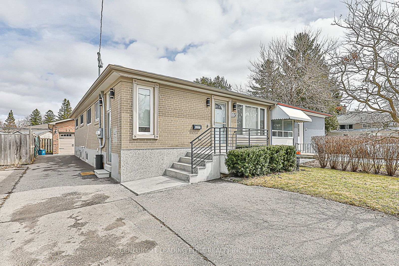 13-richardson-drive-aurora-ontario-n12269871