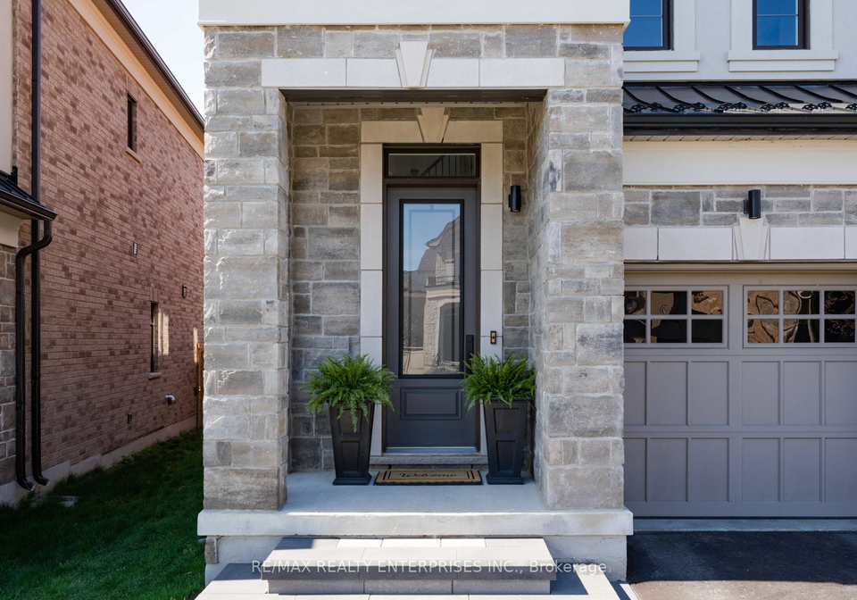 15-botelho-circle-aurora-ontario-n12270831