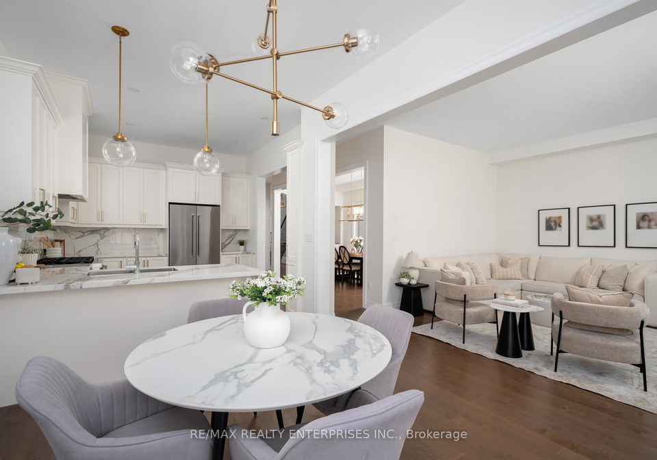 15-botelho-circle-aurora-ontario-n12270831
