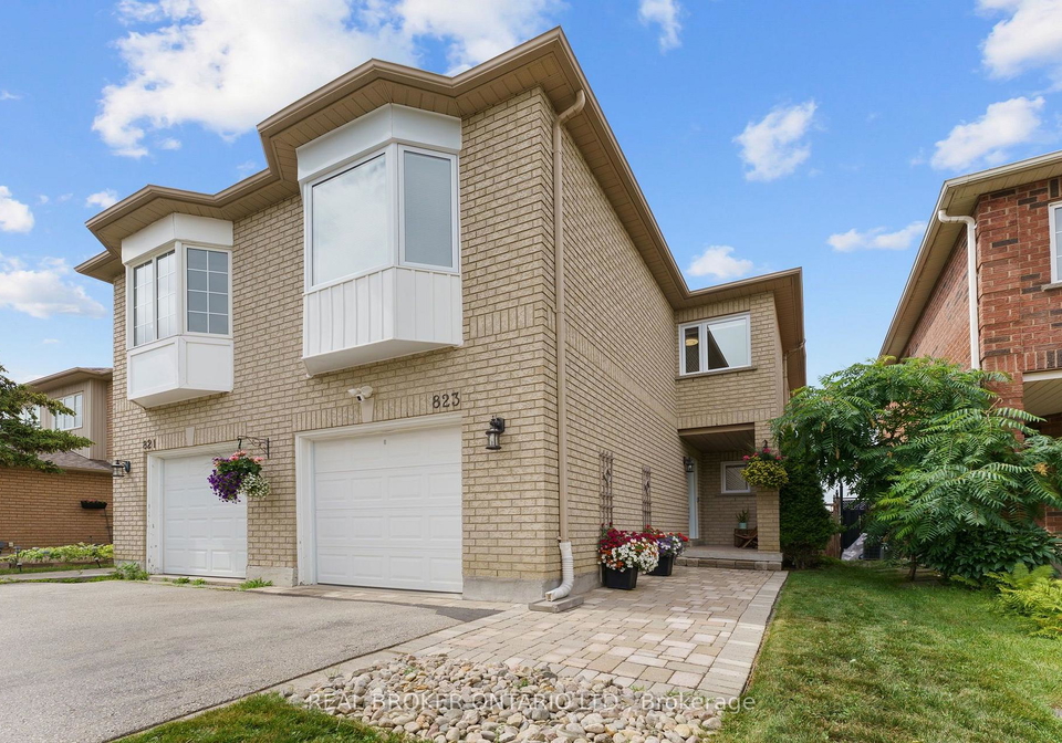 823-pucks-place-newmarket-ontario-n12271099
