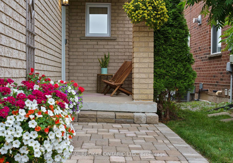 823-pucks-place-newmarket-ontario-n12271099