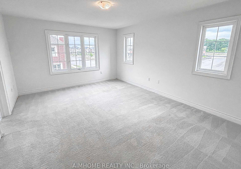 1-briarfield-avenue-east-gwillimbury-ontario-n12272522