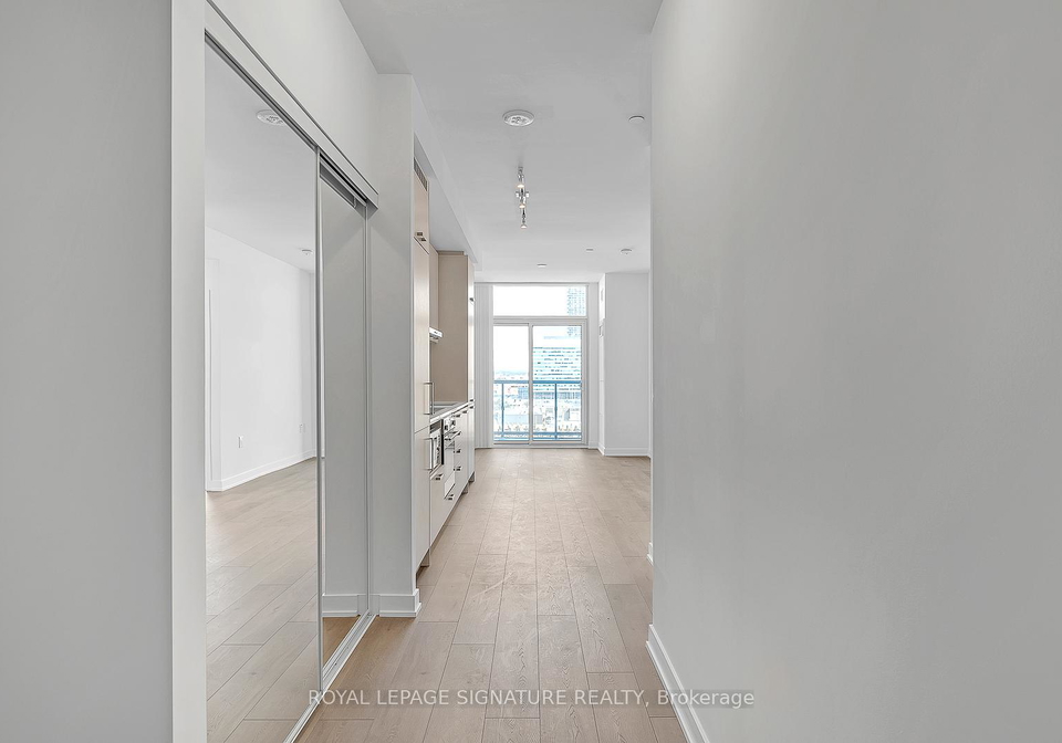 38-honeycrisp-centre-crescent-vaughan-ontario-n12273125