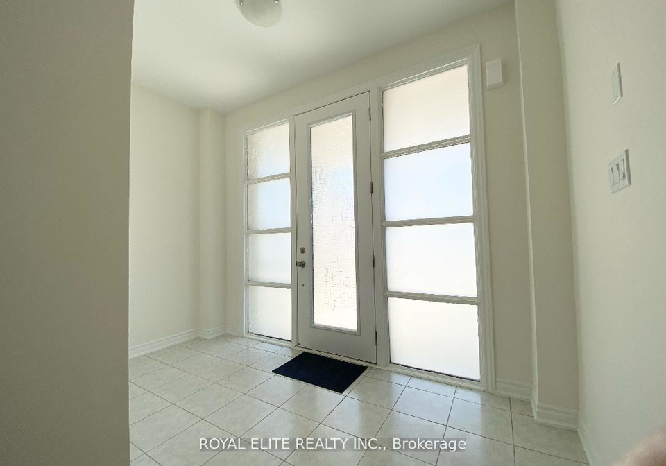 10-upbound-court-east-gwillimbury-ontario-n12274793