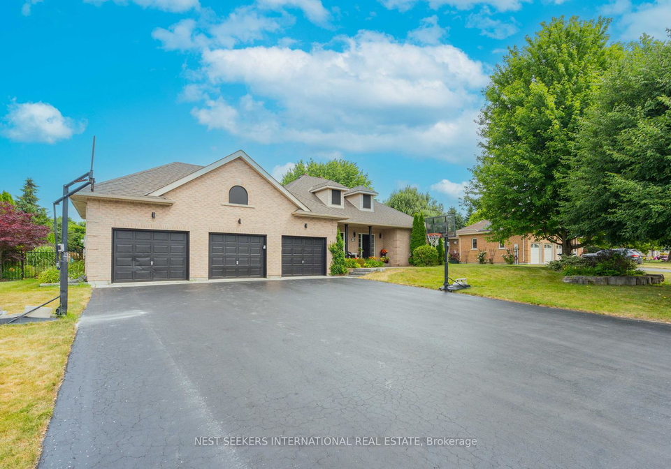 114-ward-avenue-east-gwillimbury-ontario-n12275191