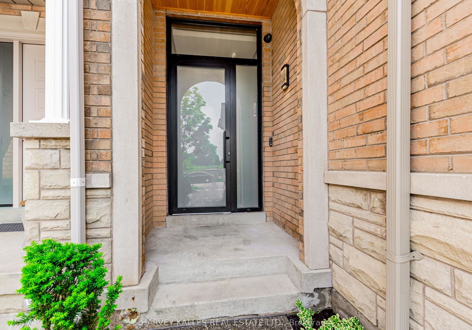 128-kingsbridge-circle-vaughan-ontario-n12275522