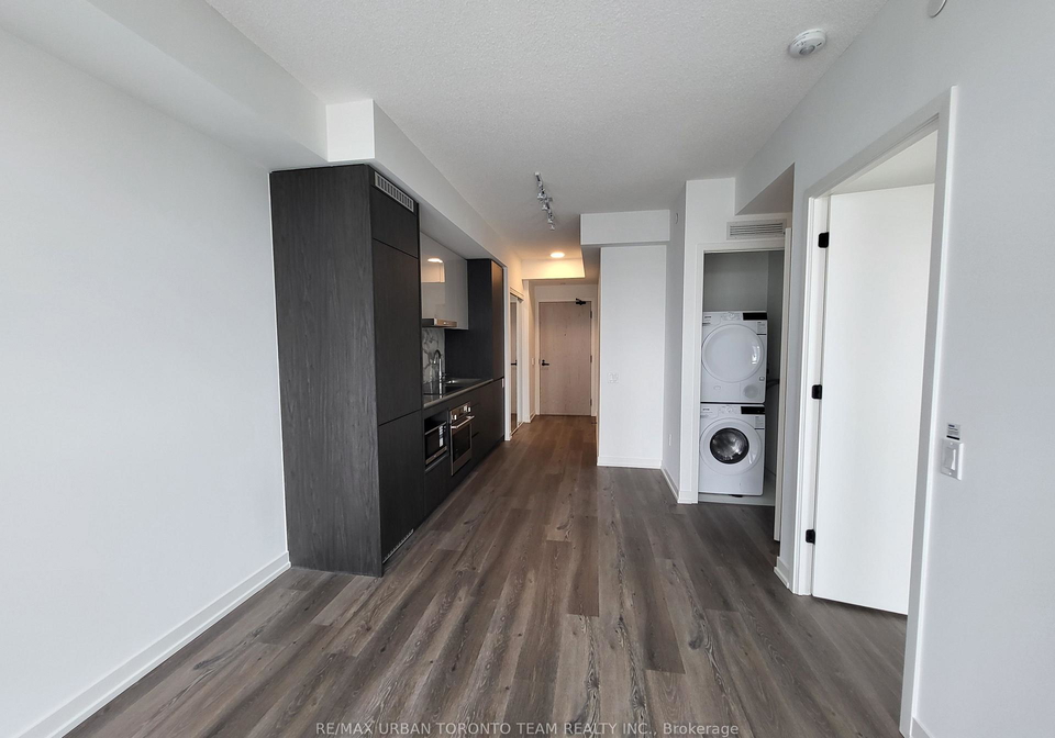 28-interchange-way-vaughan-ontario-n12275754