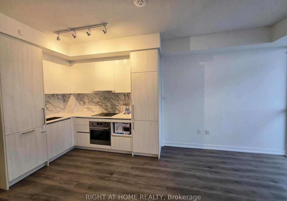 225-commerce-street-vaughan-ontario-n12277849